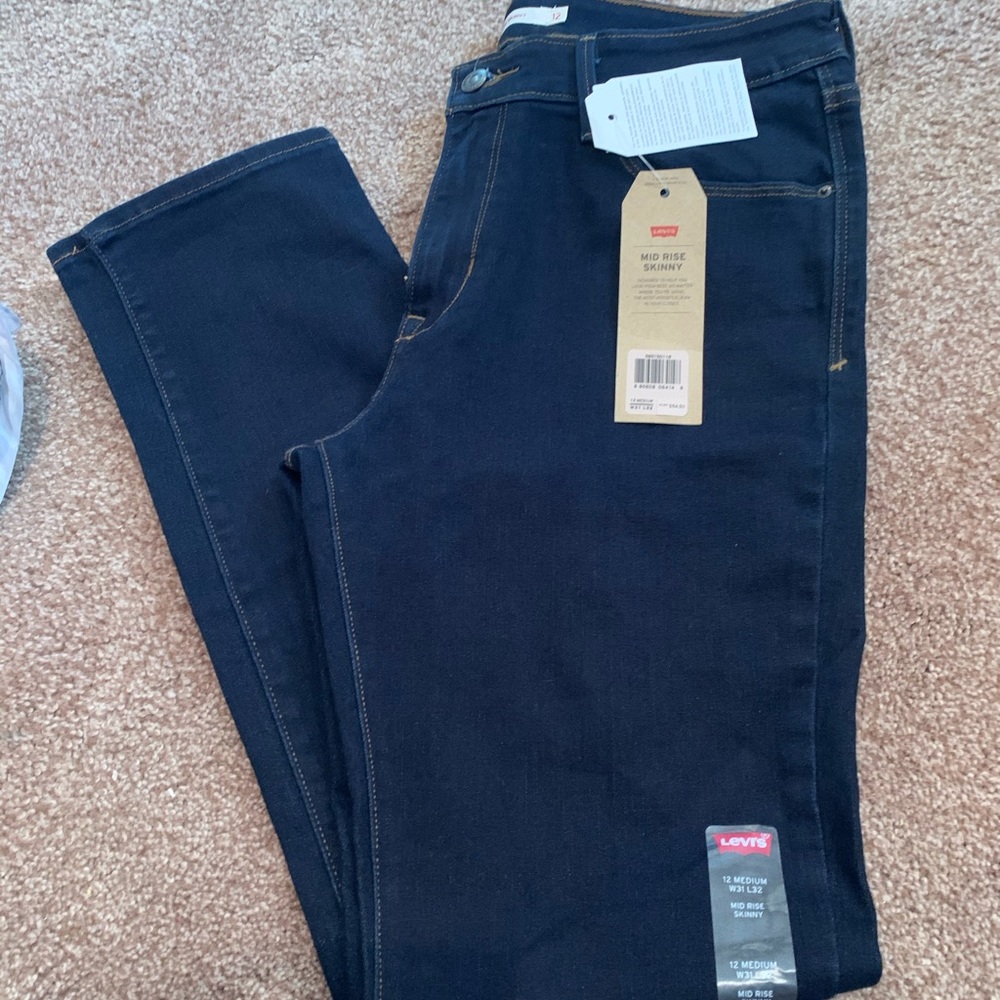 Levi’s mid rise skinny jeans size 12